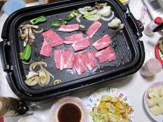 突発的にく。