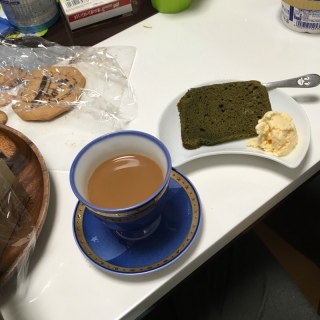 �{����