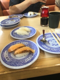 夜は