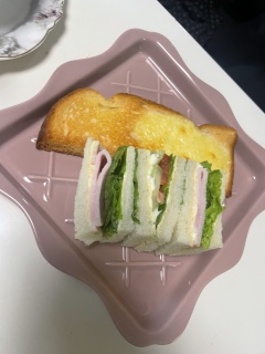 uÉ