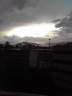 晴れなのに雨。